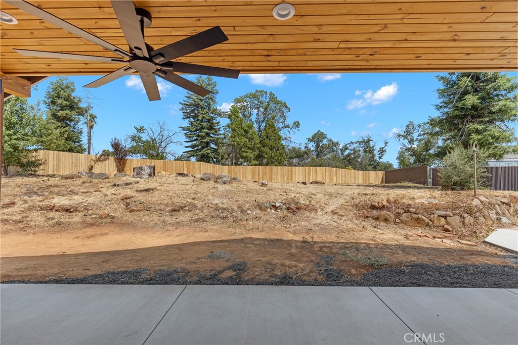 574 Hillcrest Drive Paradise, CA 95969 - Photo 22 of 26 a view of a yard with wooden fence