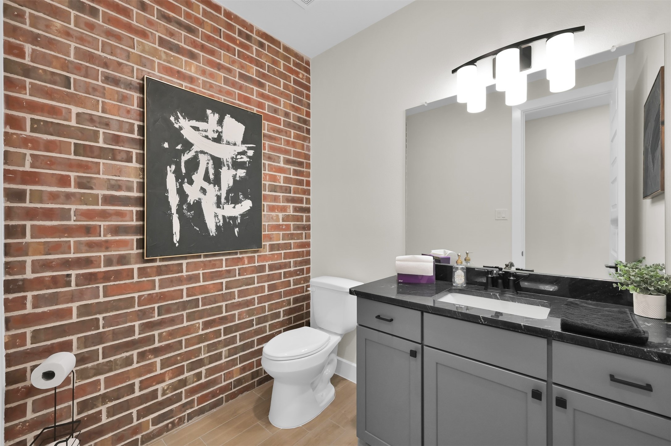 8557 Butler Rnch Court Plantersville, TX 77363 - Photo 32 of 39 1/2 hath down stairs