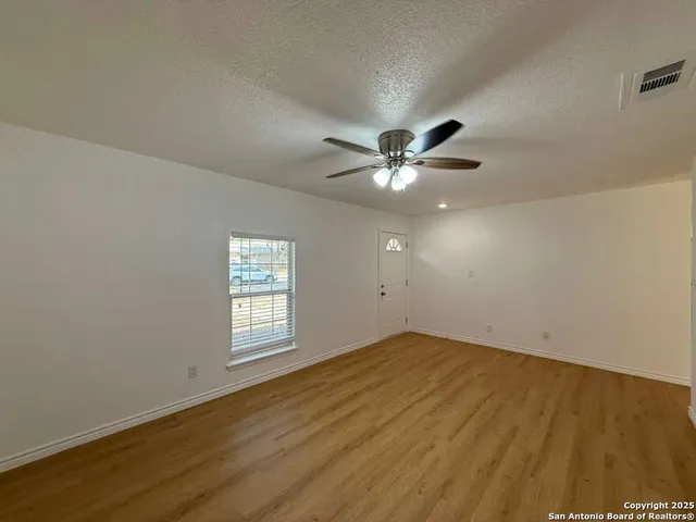 $2,000 | 7026 Settlers Court, San Antonio, TX 78258