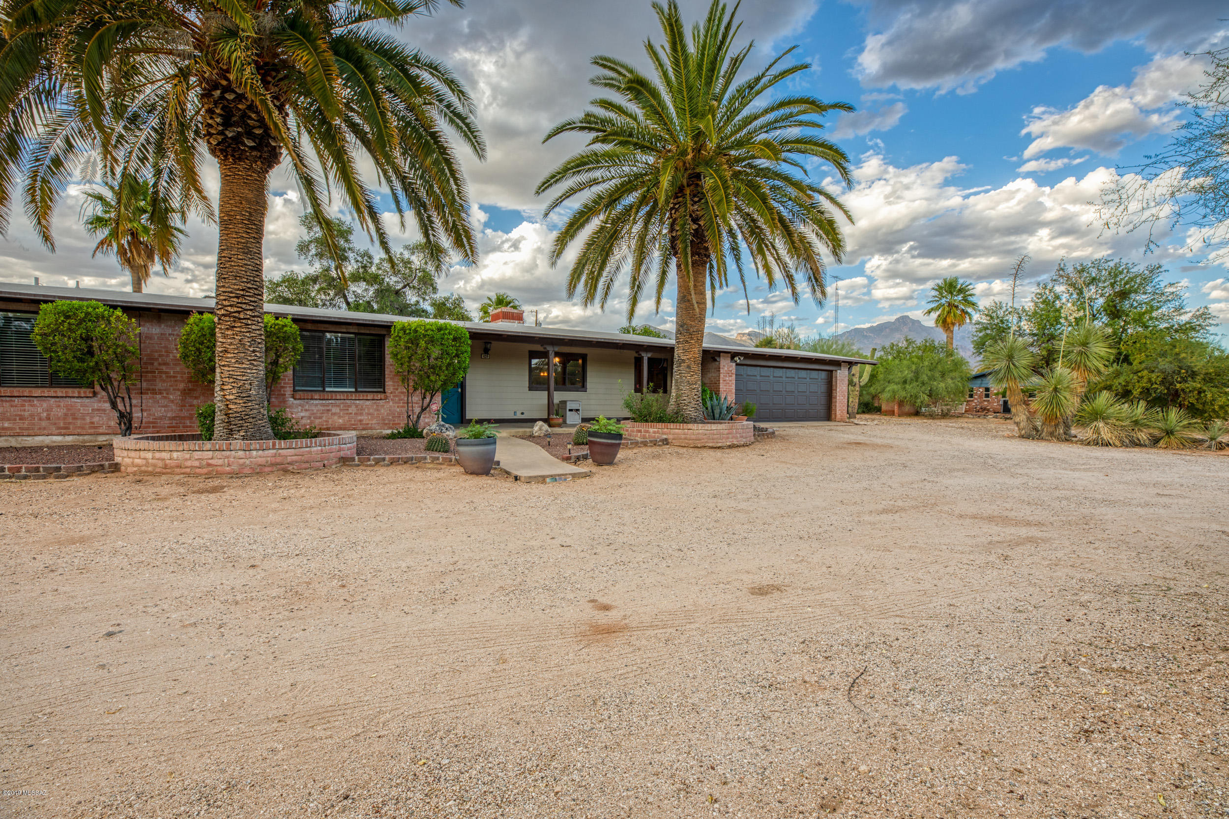 420 West Los Altos Road Tucson, AZ 85704 - Photo 2 of 33 8V9A0222-Edit