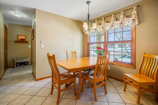 $546,900 | N7079 Pine Lane, Holland, WI 54636