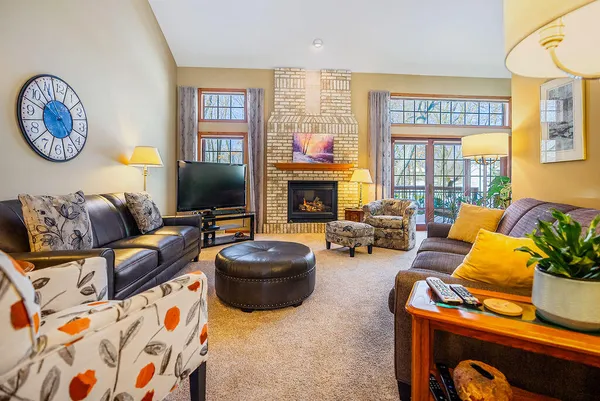 $546,900 | N7079 Pine Lane, Holland, WI 54636