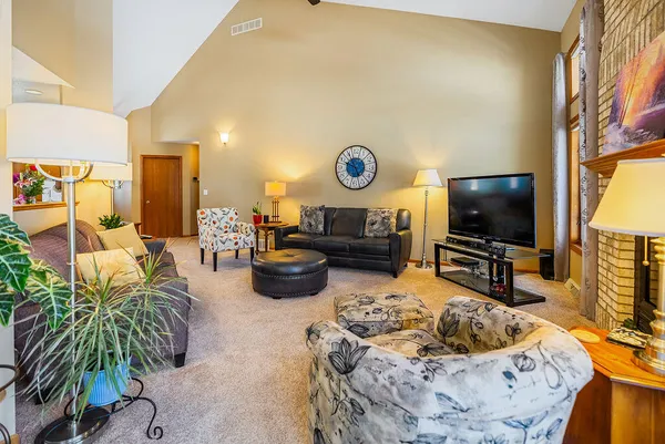 $546,900 | N7079 Pine Lane, Holland, WI 54636