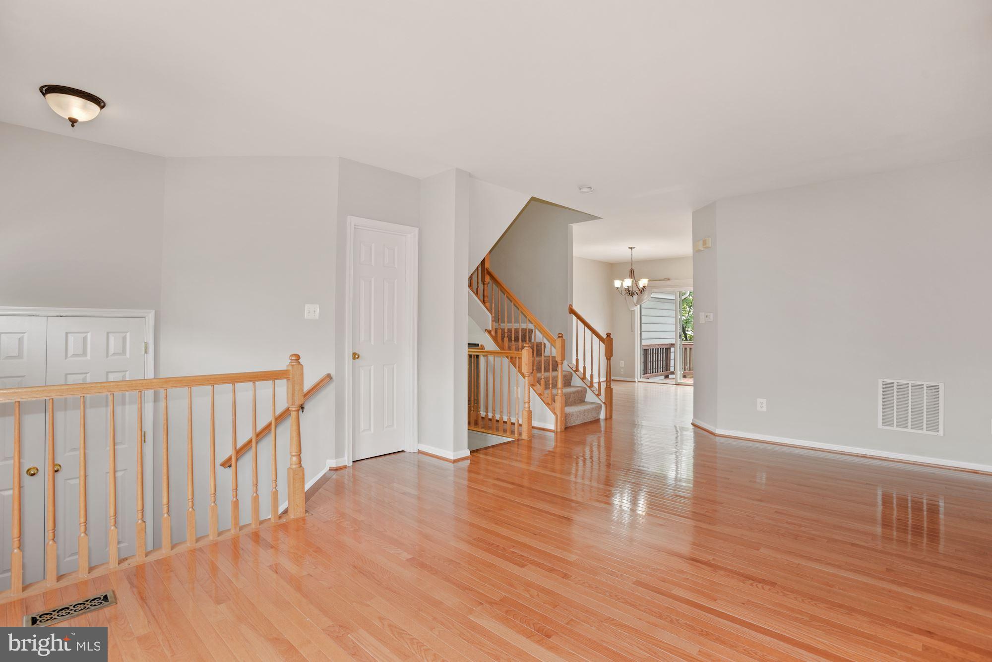 43019 Beachall Street Chantilly, VA 20152 - Photo 6 of 26