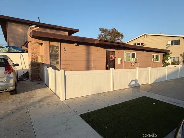 $1,645,000 | 2153 West Brownwood Avenue, Anaheim, CA 92801