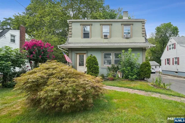 $639,000 | 800 Grand Avenue, Leonia, NJ 07605