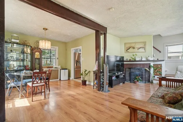 $639,000 | 800 Grand Avenue, Leonia, NJ 07605