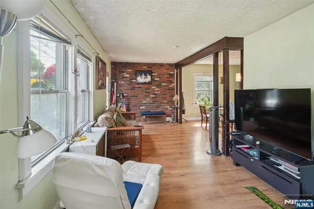 $639,000 | 800 Grand Avenue, Leonia, NJ 07605