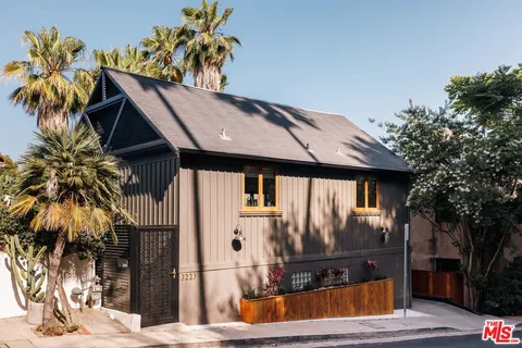 $1,395,000 | 3223 Larissa Drive, Los Angeles, CA 90026