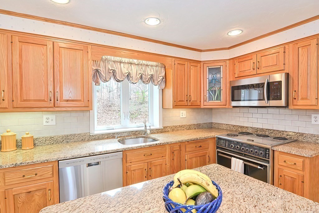 4 Trayer Road Canton, MA 02021 - Photo 6 of 31 Gallery Image 6