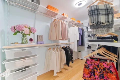 $375,000 | 1000 Deerfield Road, Unit 204, Highland Park, IL 60035