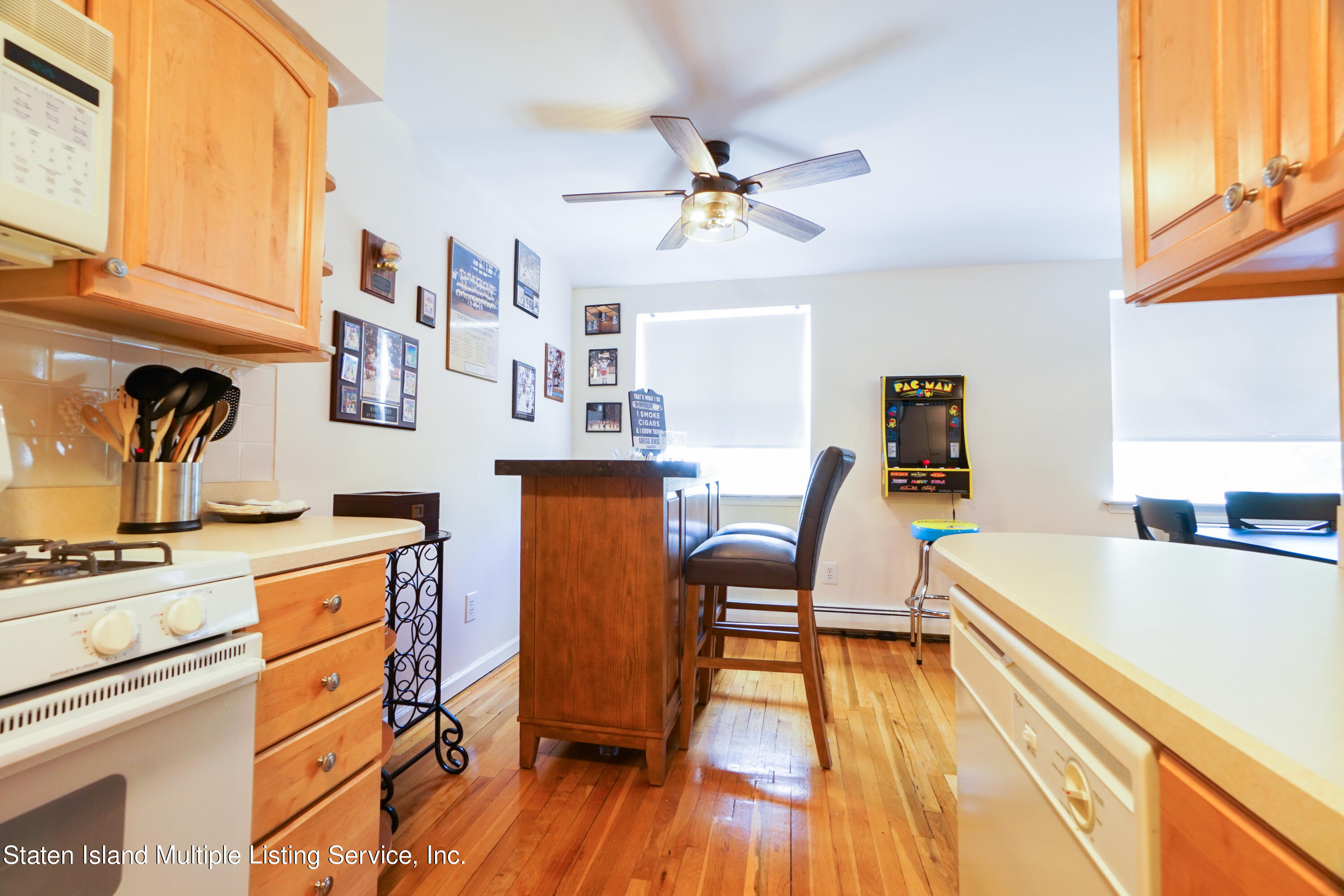3486 Amboy Road, Unit 2F Staten Island, NY 10306 - Photo 16 of 24 DSC04859