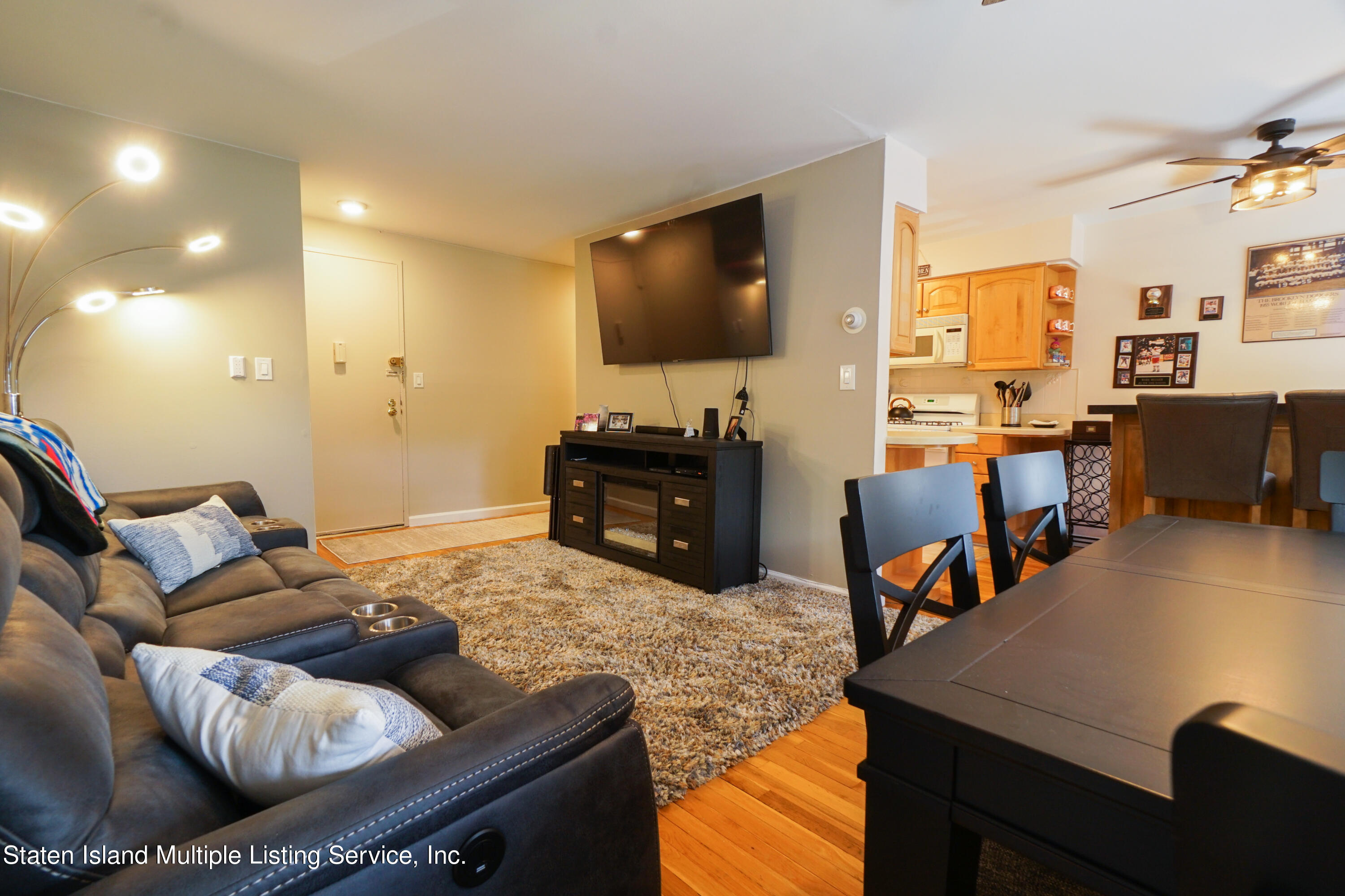3486 Amboy Road, Unit 2F Staten Island, NY 10306 - Photo 7 of 24 DSC04835