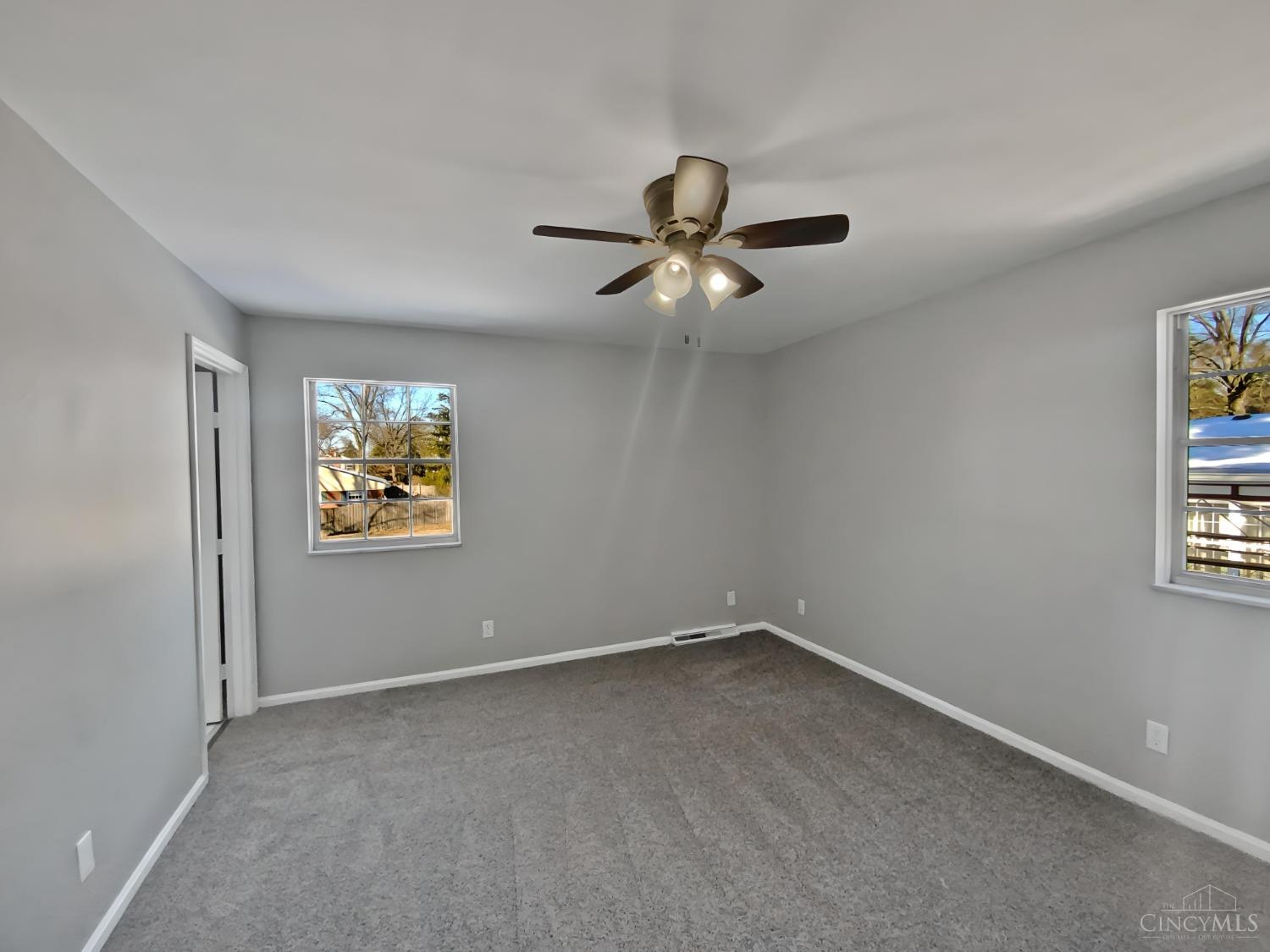 1060 West Galbraith Road Cincinnati, OH 45231 - Photo 16 of 26 Gallery Image 16