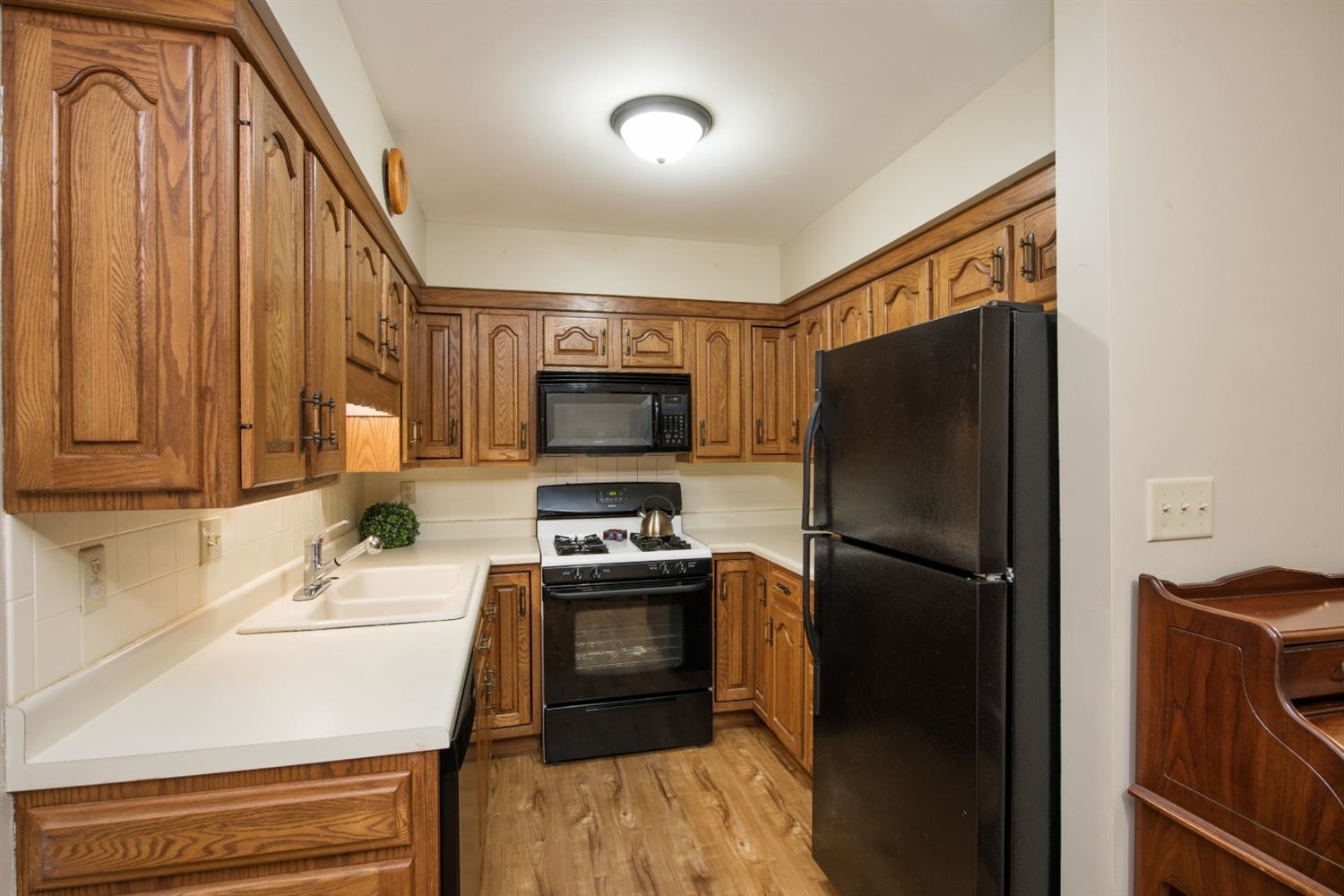 9621 Merrillville Road, Unit 201 Crown Point, IN 46307 - Photo 6 of 10 1500x1000