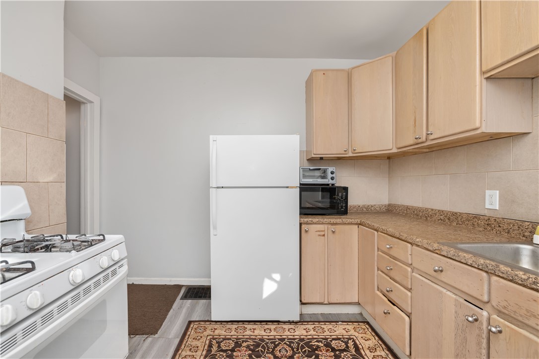 363 Melville Street Rochester, NY 14609 - Photo 8 of 18