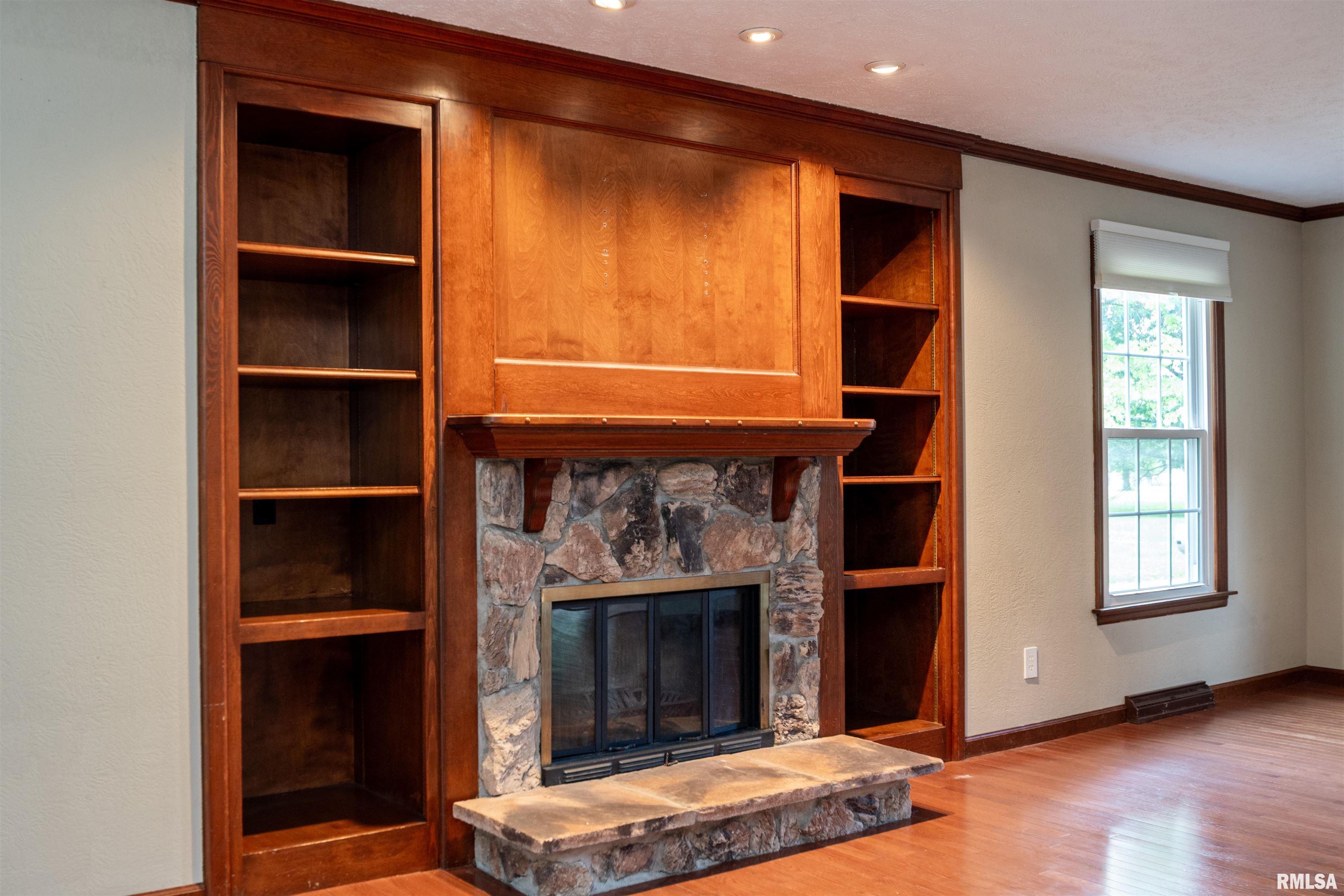 6729 North Mount Hawley Road Peoria, IL 61614 - Photo 15 of 44 Gallery Image 15