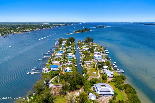 $495,000 | 36 Vip Island, Unit A, Grant, FL 32949