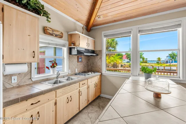 $495,000 | 36 Vip Island, Unit A, Grant, FL 32949