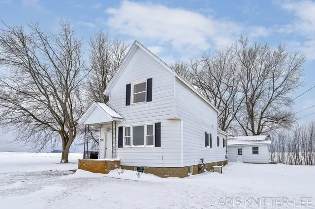 $375,000 | 5761 120th Avenue, Holland, MI 49424