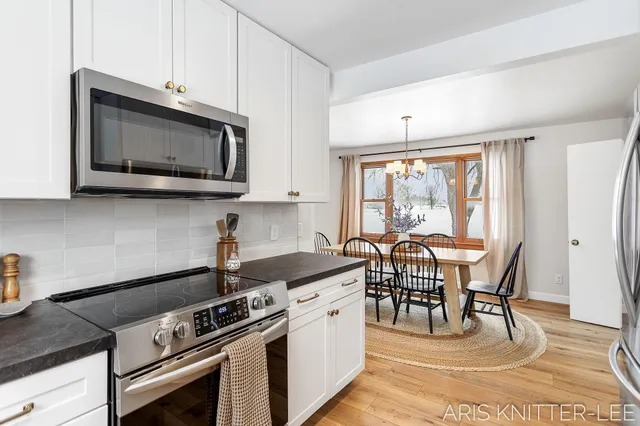 $375,000 | 5761 120th Avenue, Holland, MI 49424