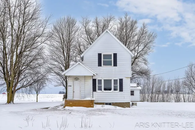 $375,000 | 5761 120th Avenue, Holland, MI 49424