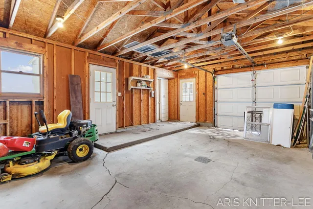 $375,000 | 5761 120th Avenue, Holland, MI 49424