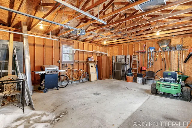 $375,000 | 5761 120th Avenue, Holland, MI 49424