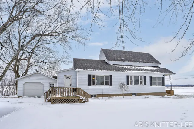 $375,000 | 5761 120th Avenue, Holland, MI 49424