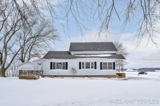 $375,000 | 5761 120th Avenue, Holland, MI 49424