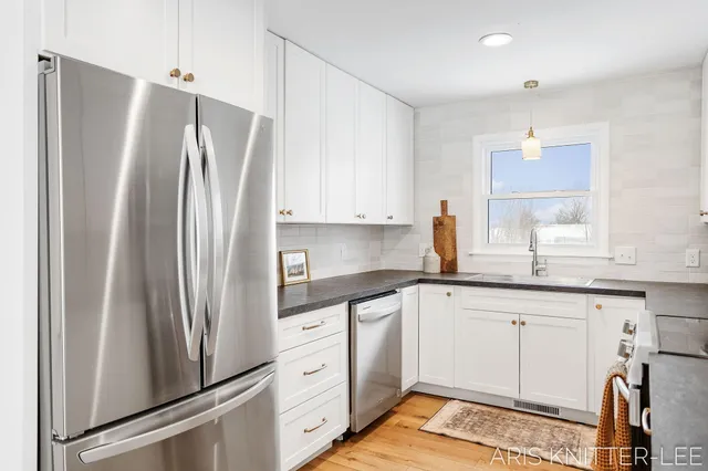 $375,000 | 5761 120th Avenue, Holland, MI 49424