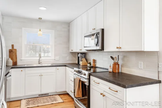 $375,000 | 5761 120th Avenue, Holland, MI 49424