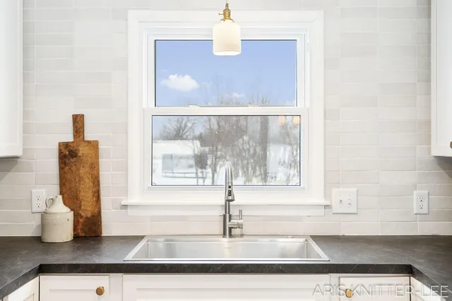 $375,000 | 5761 120th Avenue, Holland, MI 49424