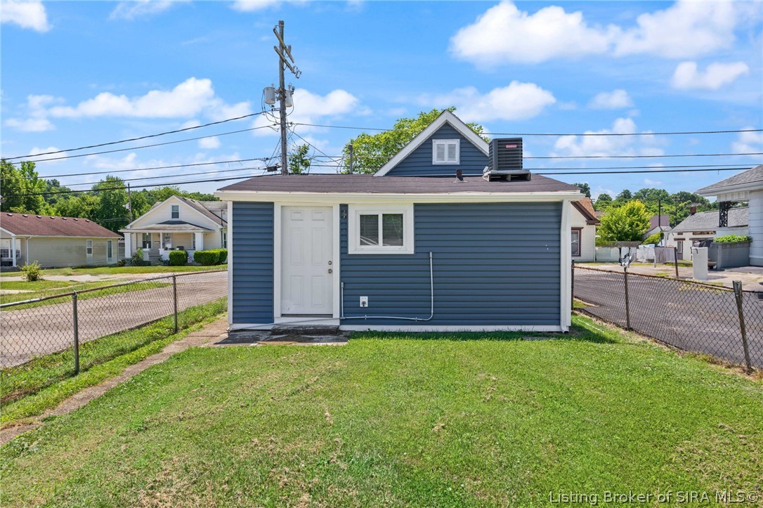 920 Valley View Road New Albany, IN 47150 - Photo 19 of 23