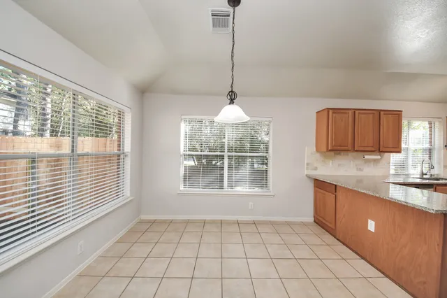 $459,900 | 70 North Lace Arbor Drive, The Woodlands, TX 77382