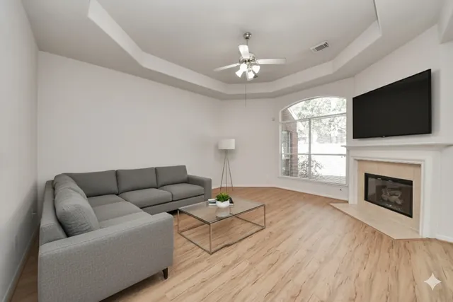 $459,900 | 70 North Lace Arbor Drive, The Woodlands, TX 77382