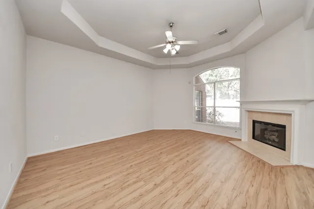 $459,900 | 70 North Lace Arbor Drive, The Woodlands, TX 77382