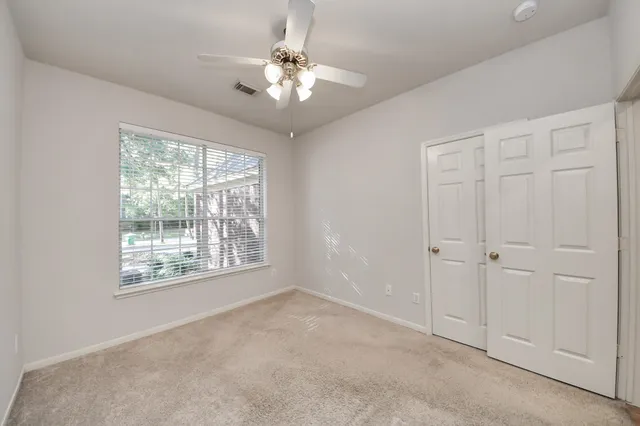 $459,900 | 70 North Lace Arbor Drive, The Woodlands, TX 77382