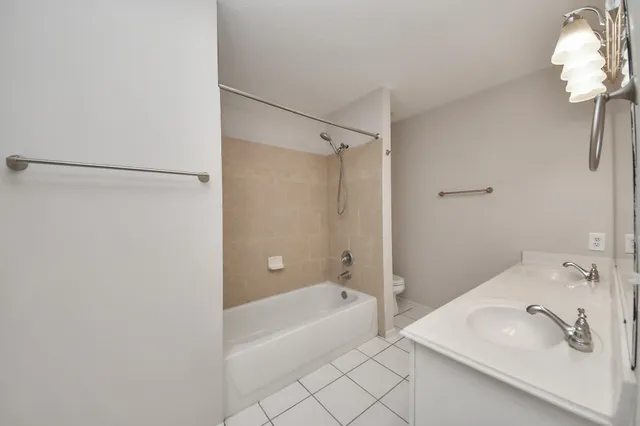 $459,900 | 70 North Lace Arbor Drive, The Woodlands, TX 77382