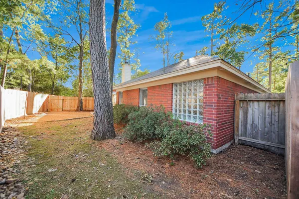 $429,400 | 70 North Lace Arbor Drive, The Woodlands, TX 77382