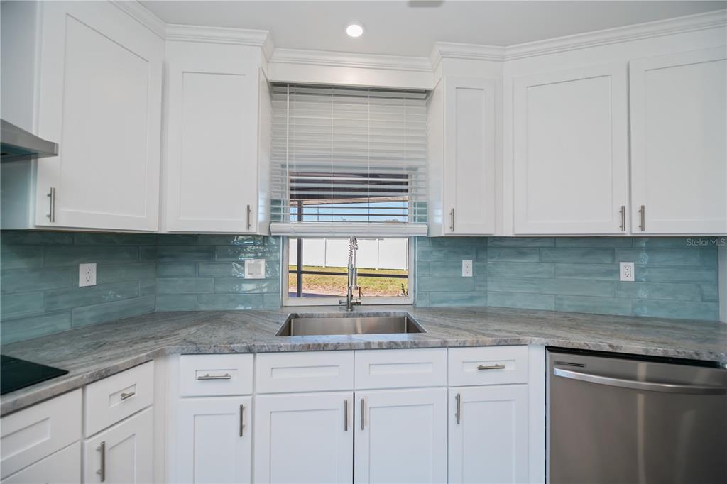 7095 Beardsley Street Englewood, FL 34224 - Photo 12 of 73