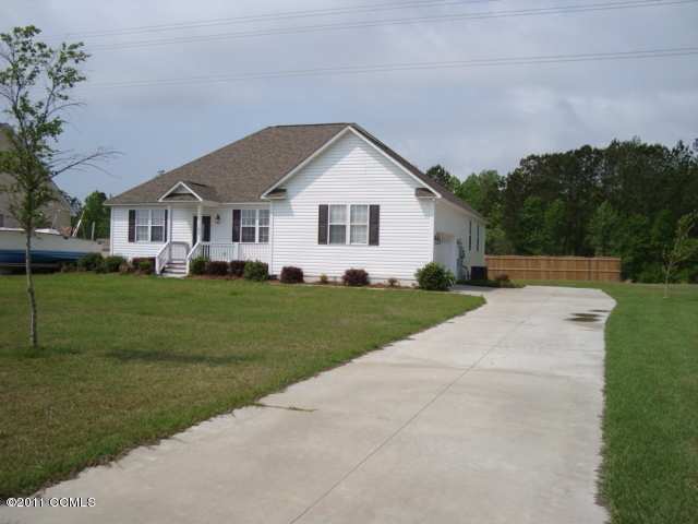 103 Echo Ridge Road Swansboro, NC 28584 - Photo 3 of 21 Front View from Road
