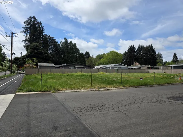 $250,000 | 10515 Southeast Linwood Avenue, Milwaukie, OR 97222