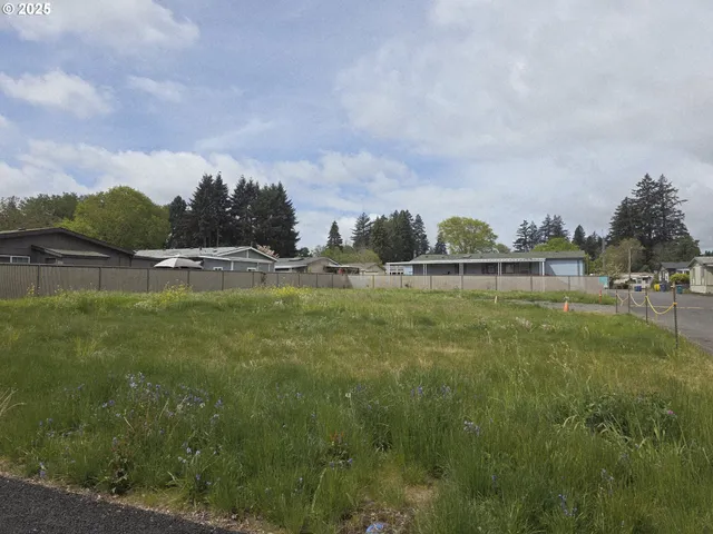 $250,000 | 10515 Southeast Linwood Avenue, Milwaukie, OR 97222