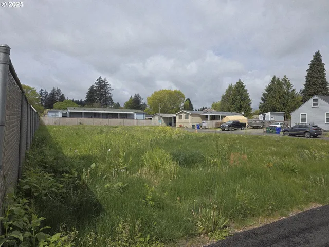 $250,000 | 10515 Southeast Linwood Avenue, Milwaukie, OR 97222