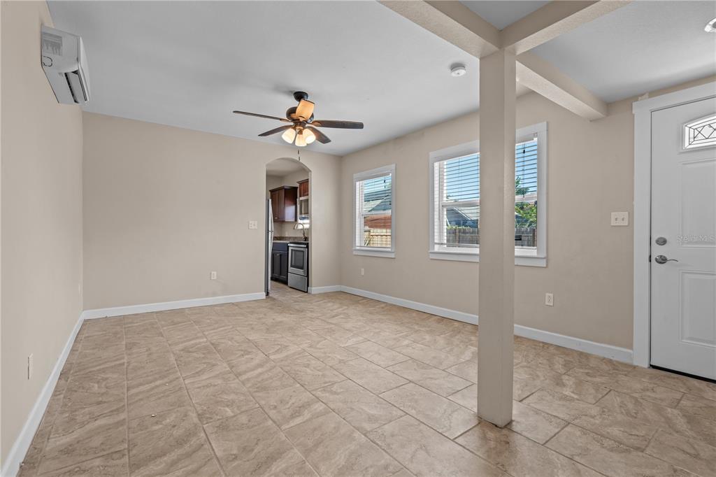 222 25th Street North St. Petersburg, FL 33713 - Photo 25 of 32 a view of an empty room with a window