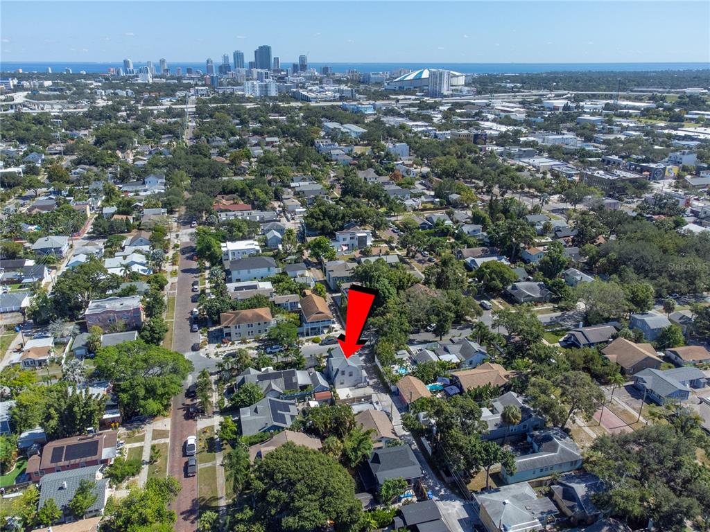 222 25th Street North St. Petersburg, FL 33713 - Photo 29 of 32 an aerial view of multiple house