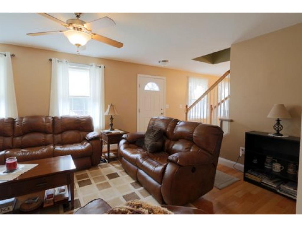 162 Mammoth Road Londonderry, NH 03053 - Photo 6 of 9