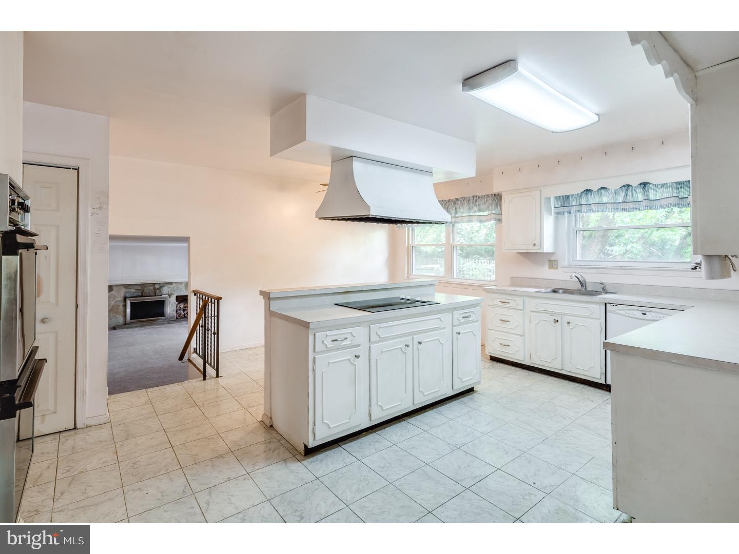121 Sandringham Road Cherry Hill, NJ 08003 - Photo 14 of 23