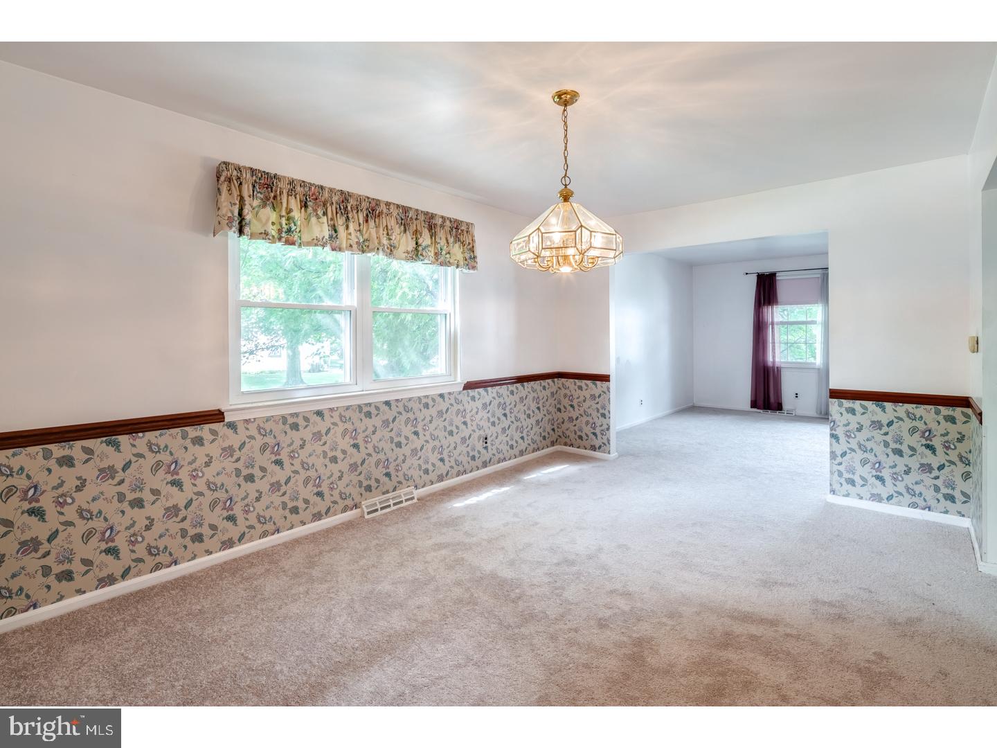 121 Sandringham Road Cherry Hill, NJ 08003 - Photo 6 of 23